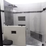 puerta y ventanas de vidrio