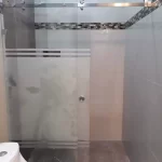 Puerta feel slide con diseño sanblasting