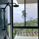 vidrio y aluminio para residencia contemporánea