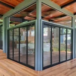 Ventanería de gran formato para residencia de diseño contemporáneo